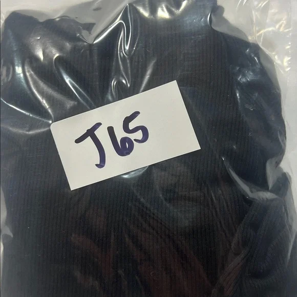 Sundays Best Aritzia cropped turtleneck size S - Picture 7 of 7